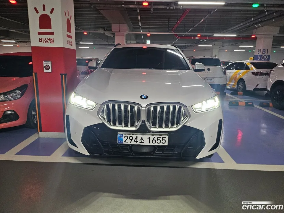 BMW X6 xDrive40i M 2024 — фото 1, купить с доставкой в Москву