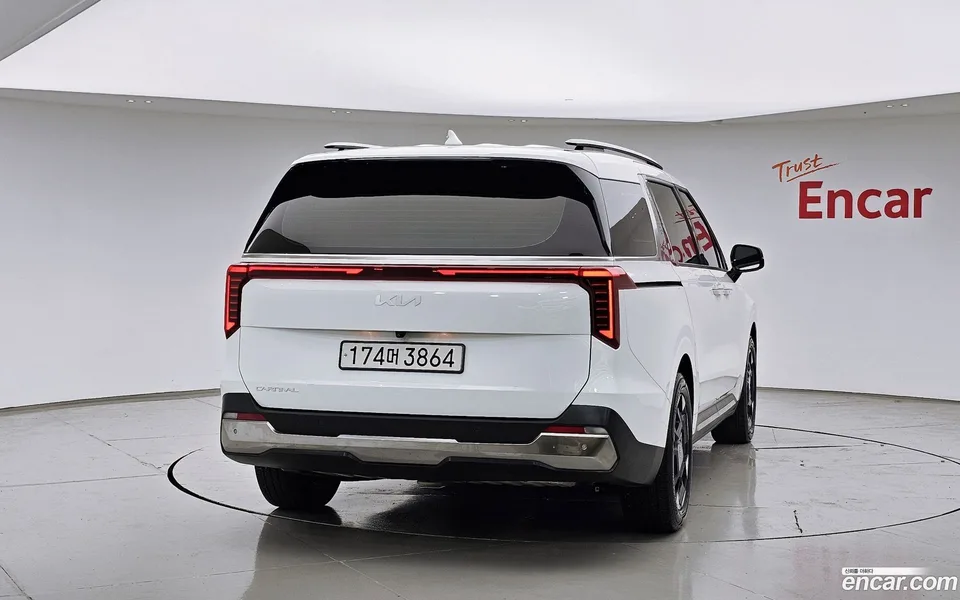 Kia Carnival 9 2024 — thumbnail 4