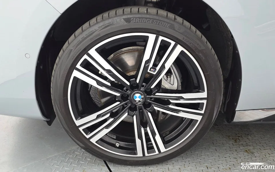 BMW i7 xDrive 60 M 2025 — thumbnail 5