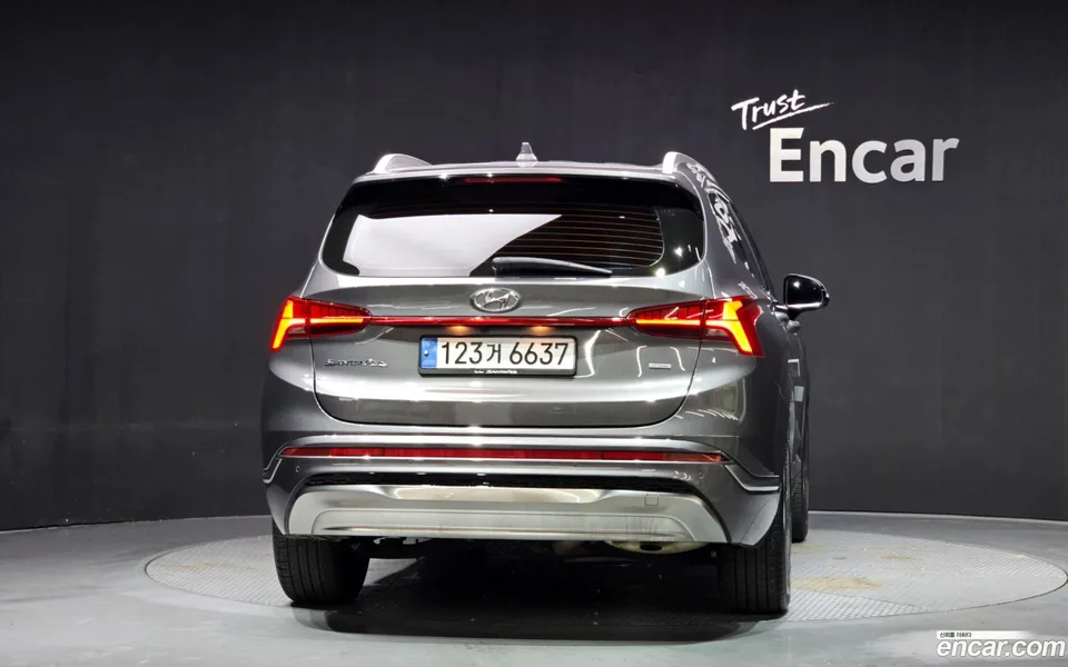 Hyundai SantaFe 2.5T 4WD 2023 — миниатюра 4