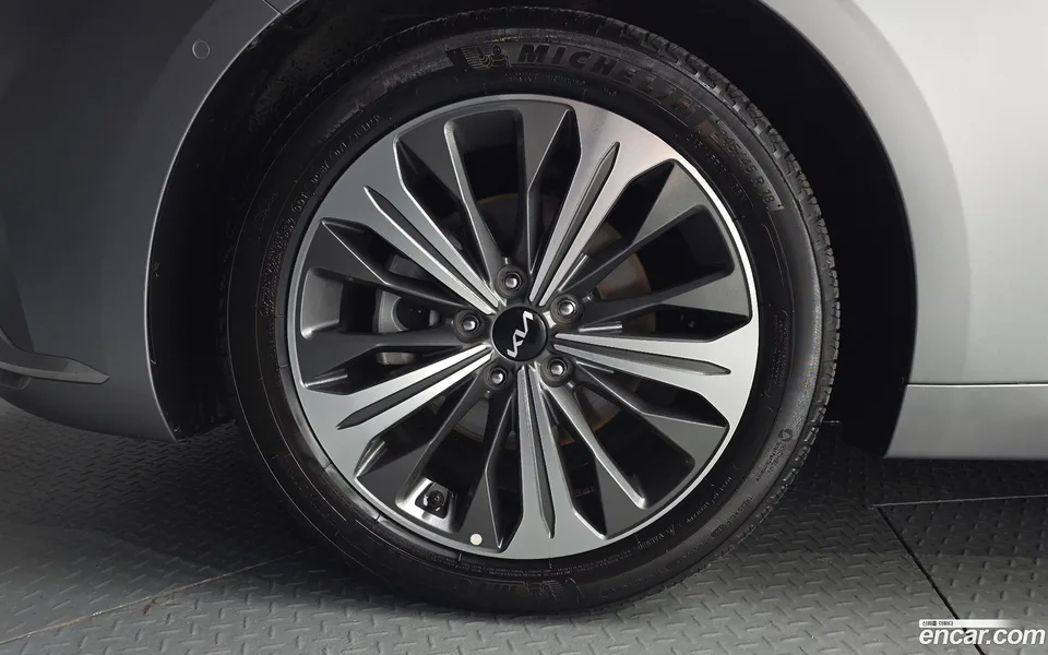 Kia K8 Hybrid 2023 — thumbnail 2