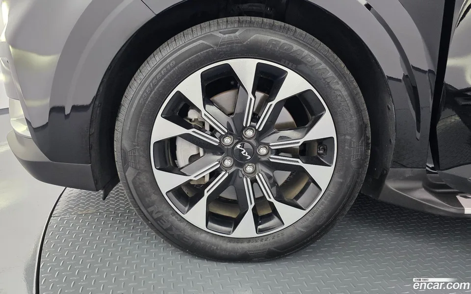 Kia Carnival 7 2023 — thumbnail 2