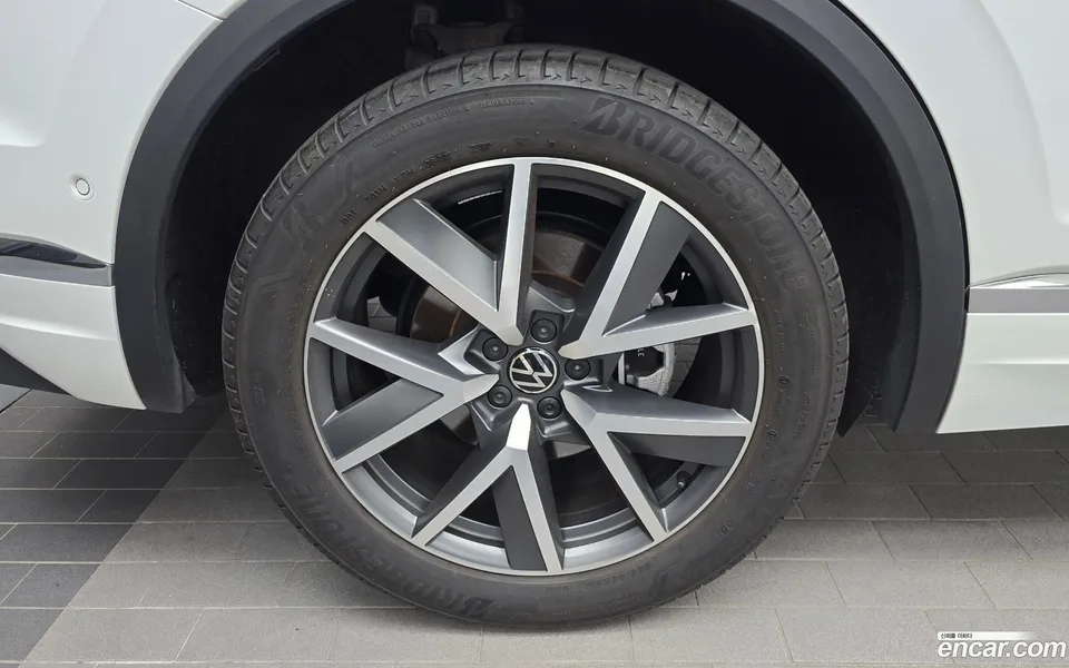 Volkswagen Touareg 3.0 TDI 2023 — thumbnail 2