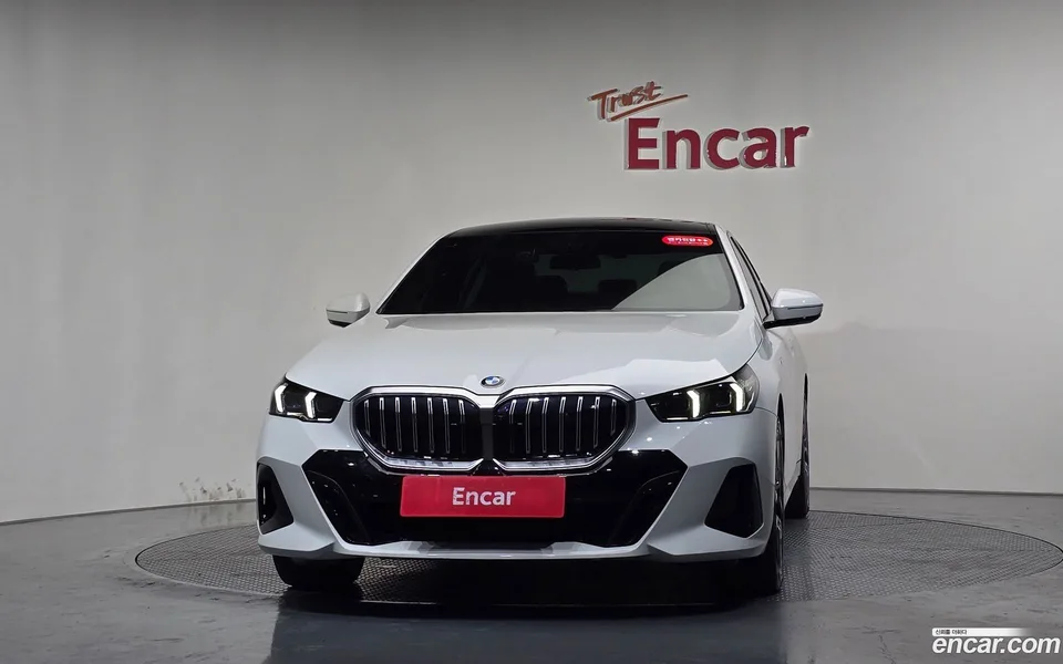 BMW 5 Series 523d M 2024 — thumbnail 3