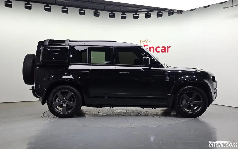 Land Rover Defender 110 D300 X- HSE 2026 — thumbnail 5