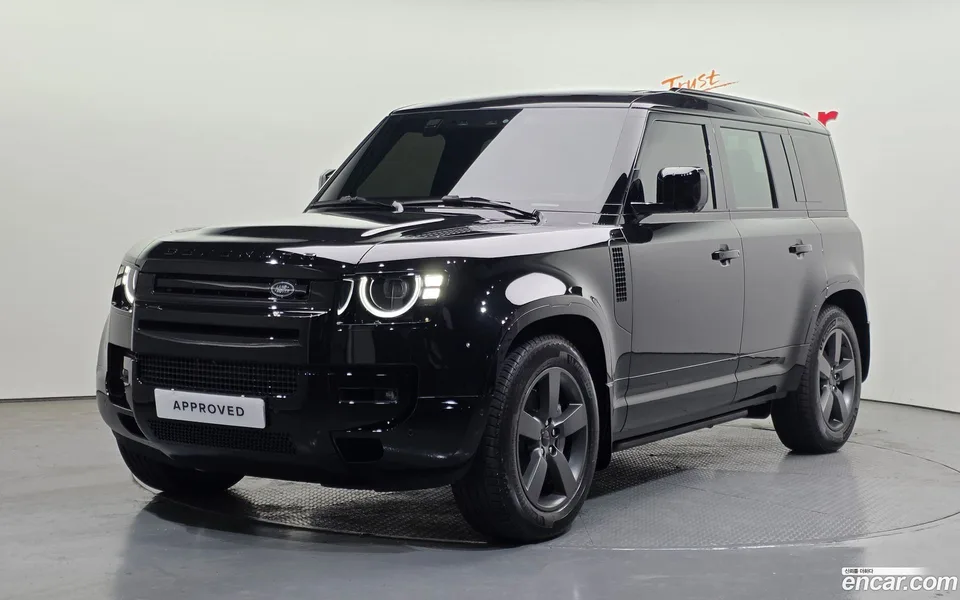 Land Rover Defender 110 D300 X- HSE 2026 — photo 1, buy with delivery to Moscow