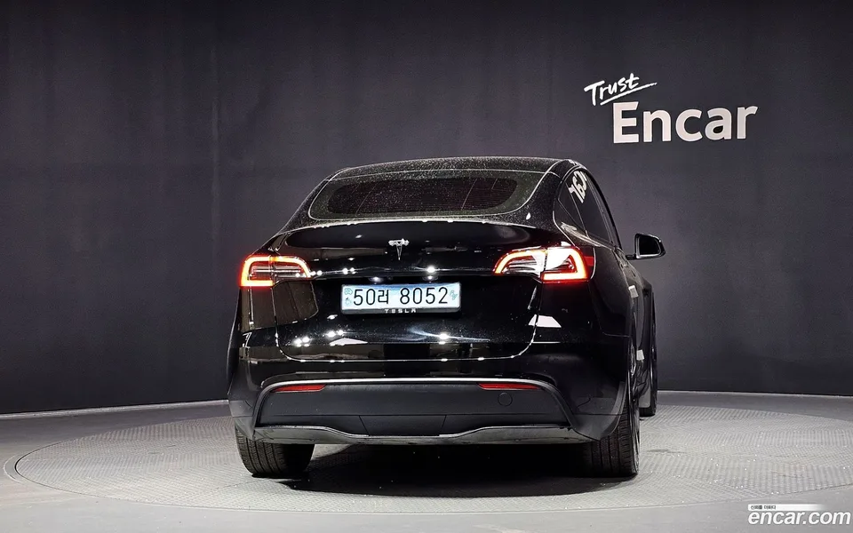 Tesla Model Y RWD 2024 — thumbnail 4