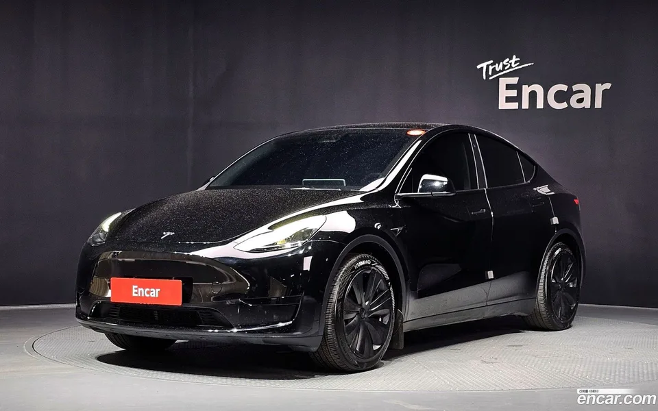 Tesla Model Y RWD 2024 — photo 1, buy with delivery to Moscow