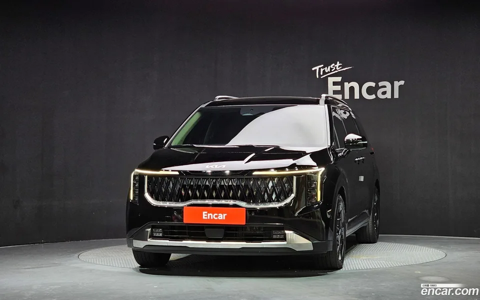 Kia Carnival 9 2024 — thumbnail 3