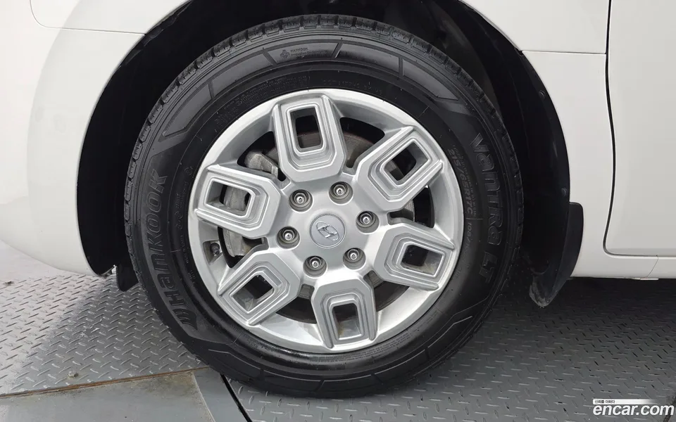 Hyundai Staria 4WD 11 2022 — thumbnail 5