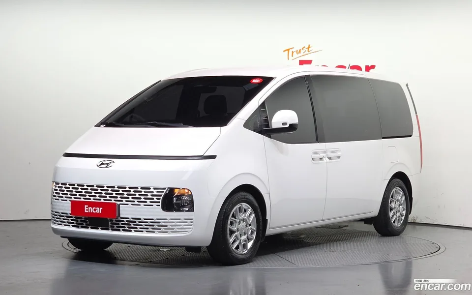 Hyundai Staria 4WD 11 2022 — photo 1, buy with delivery to Moscow