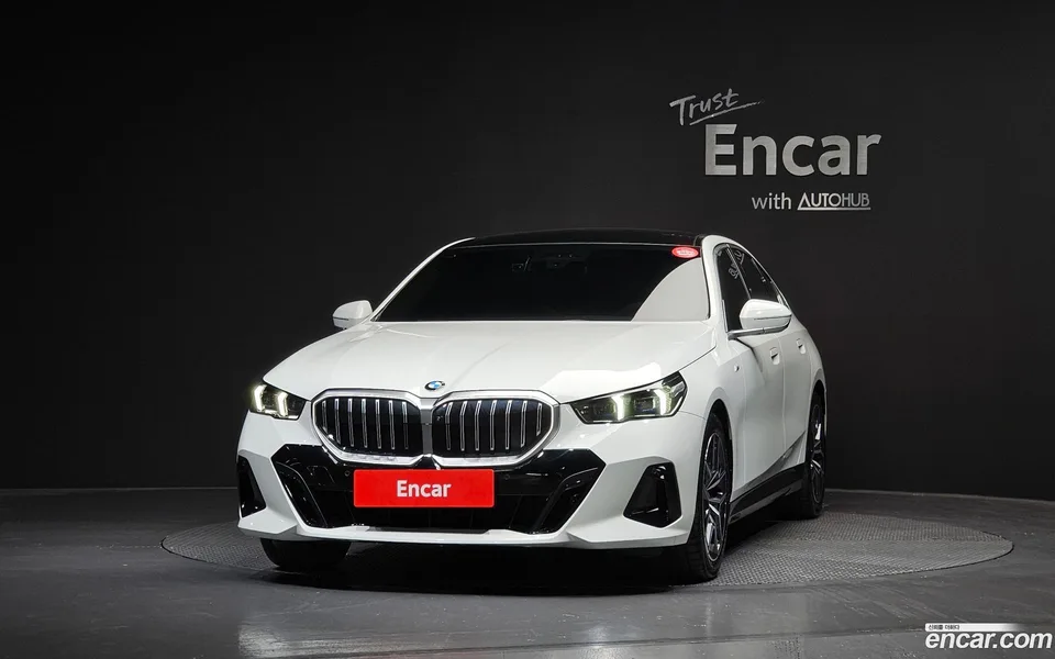 BMW 5 Series 523d M 2024 — thumbnail 3