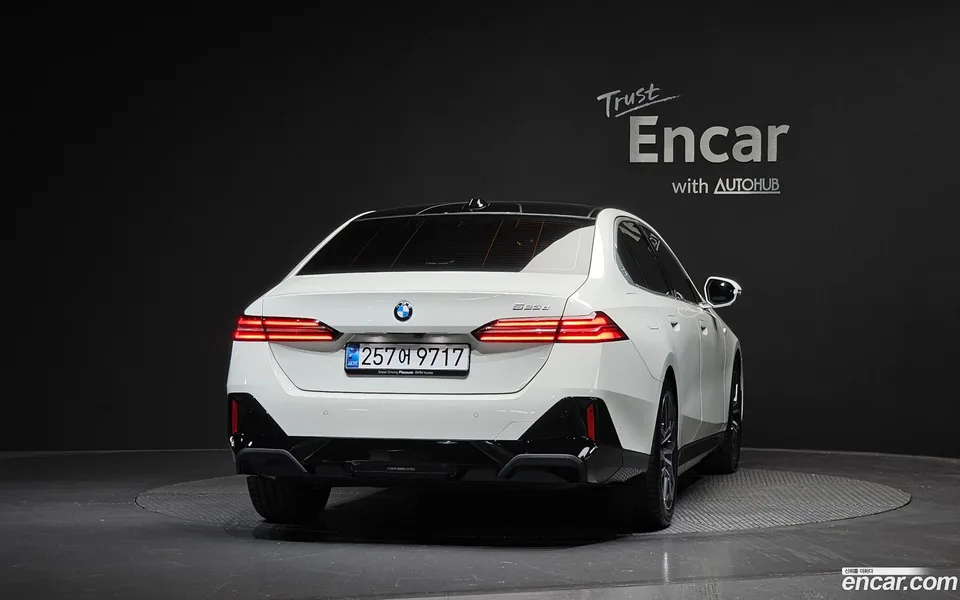 BMW 5 Series 523d M 2024 — thumbnail 4