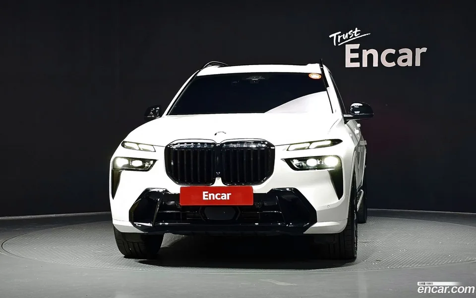 BMW X7 xDrive 40i M 7 2025 — thumbnail 3