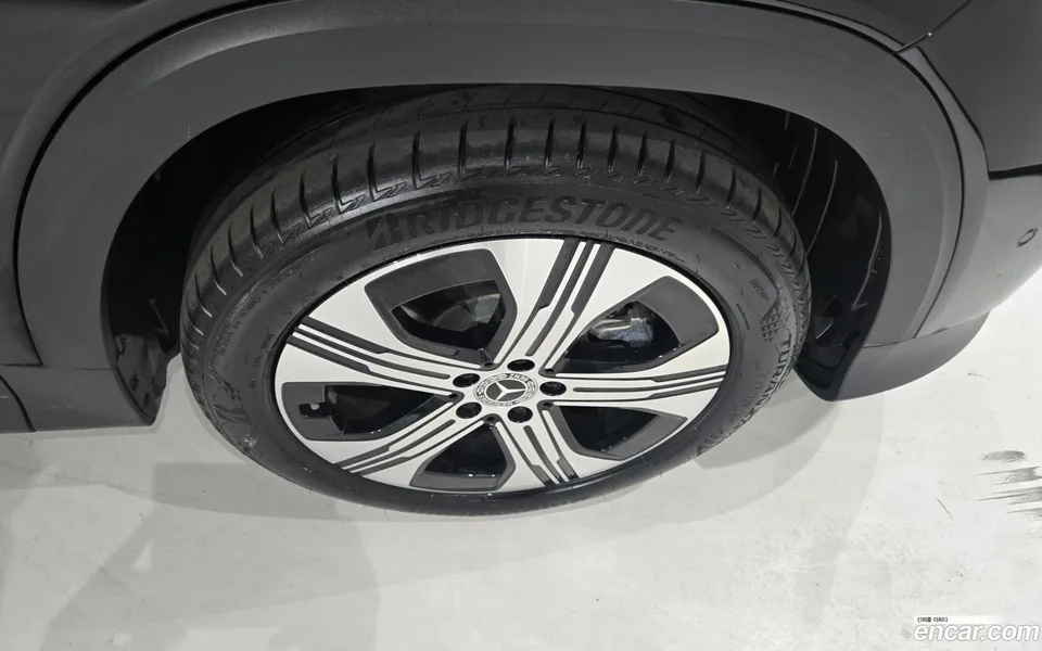 Mercedes-Benz EQB EQB300 4MATIC 2025 — thumbnail 2