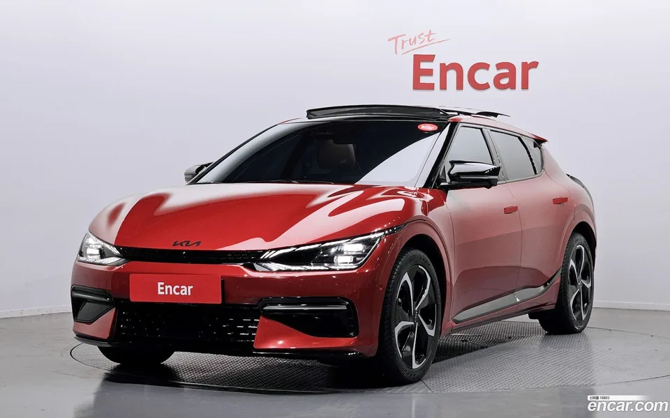 Kia EV6 2023 — фото 1, купить с доставкой в Москву