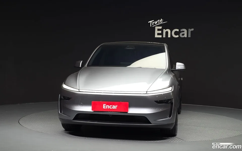 Tesla Model Y RWD 2025 — thumbnail 3