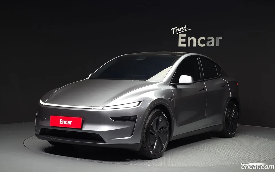 Tesla Model Y RWD 2025 — photo 1, buy with delivery to Moscow