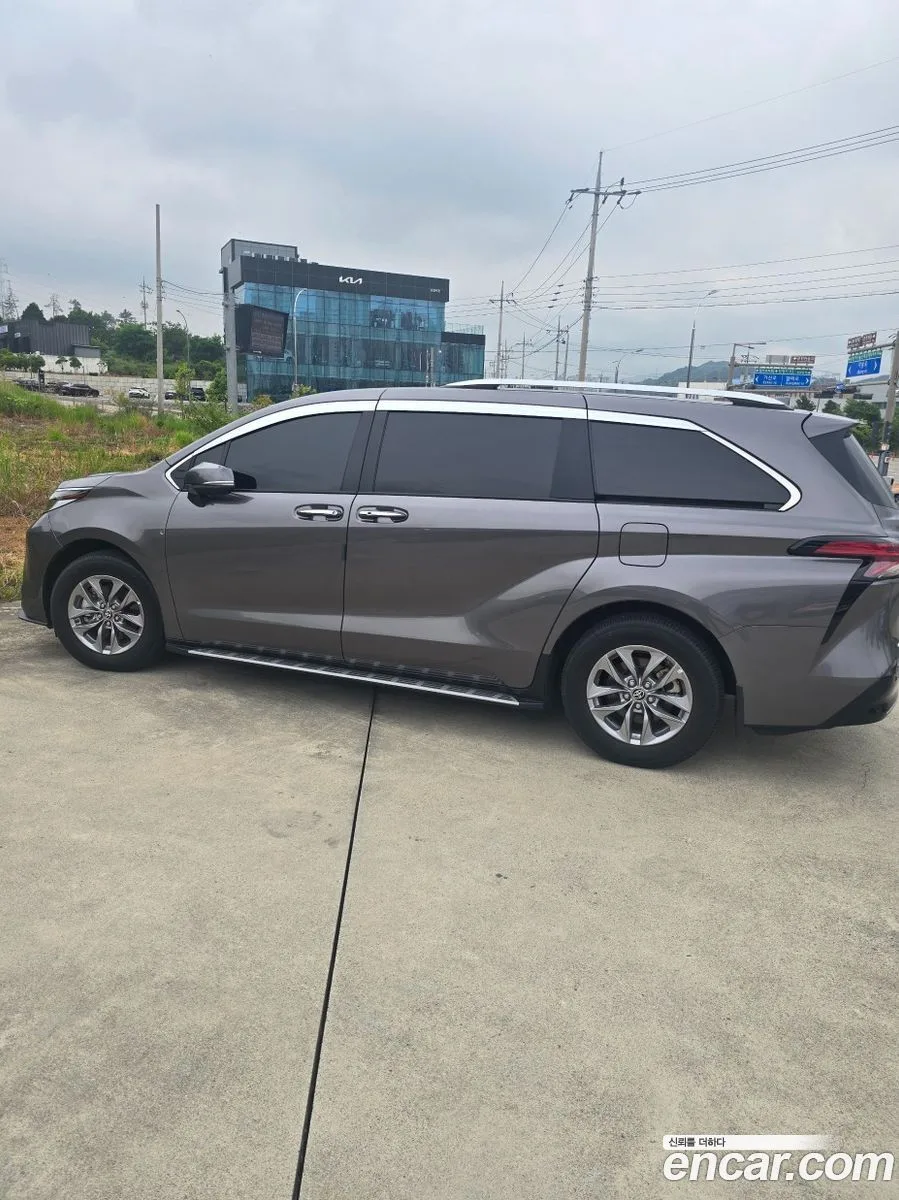 Toyota Sienna 2.5 AWD 2024 — thumbnail 5