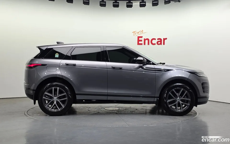 Land Rover Range Rover Evoque P250 SE 2026 — thumbnail 2