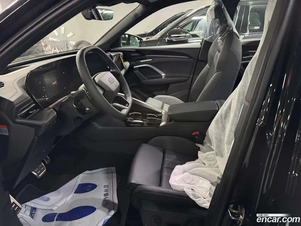 Audi Q5 (80A) 40 TDI S Line 2025 — thumbnail 2