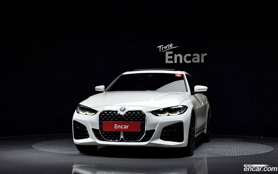 BMW 4 Series 420i M 2023 — thumbnail 3