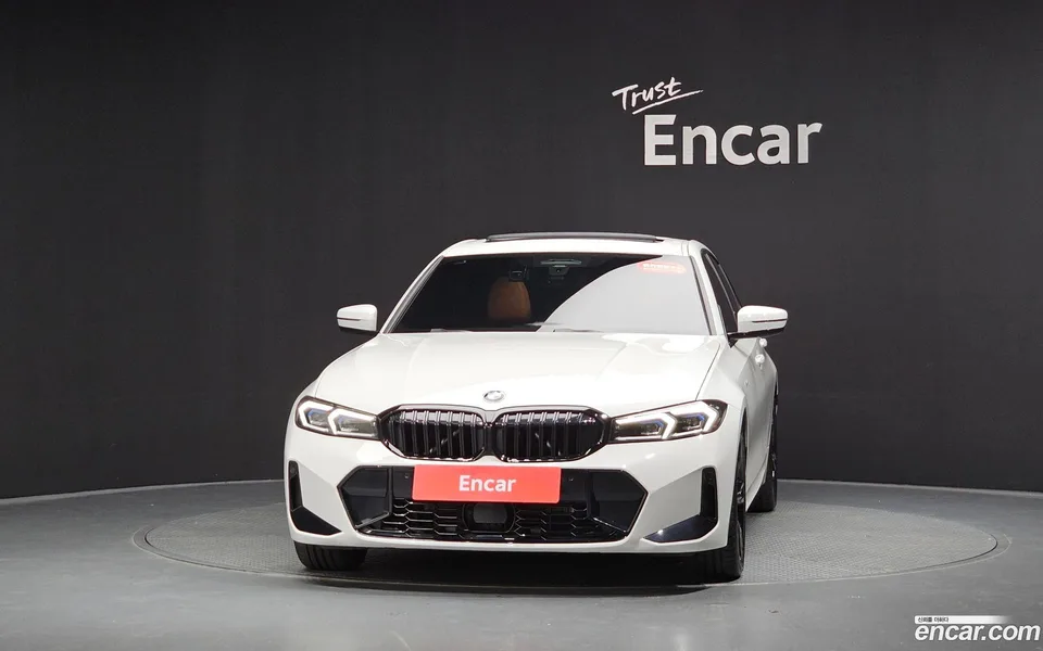 BMW 3 Series 320i M 2025 — thumbnail 3