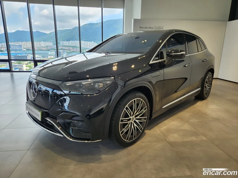Mercedes-Benz EQE SUV 2025