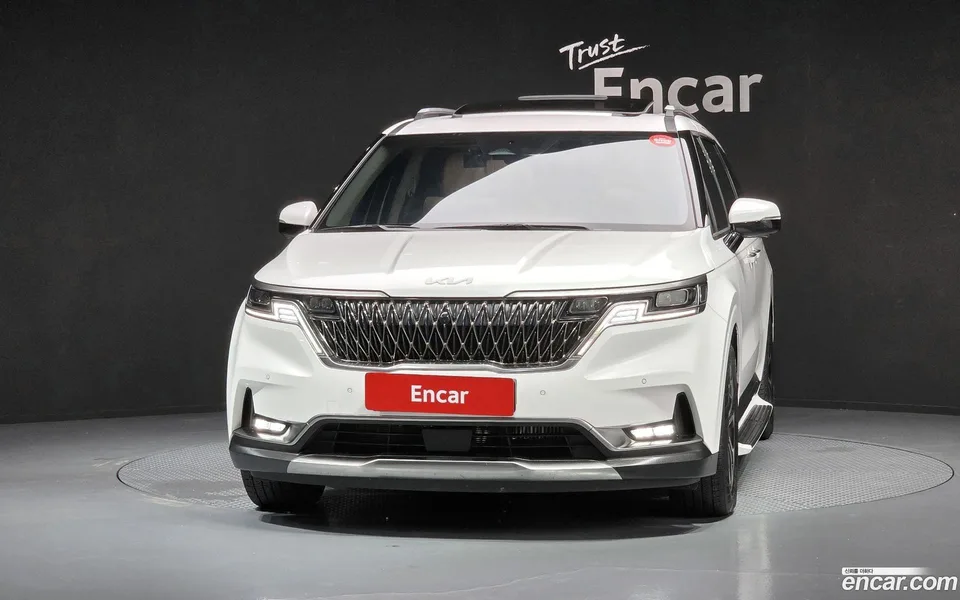 Kia Carnival 7 2023 — thumbnail 3