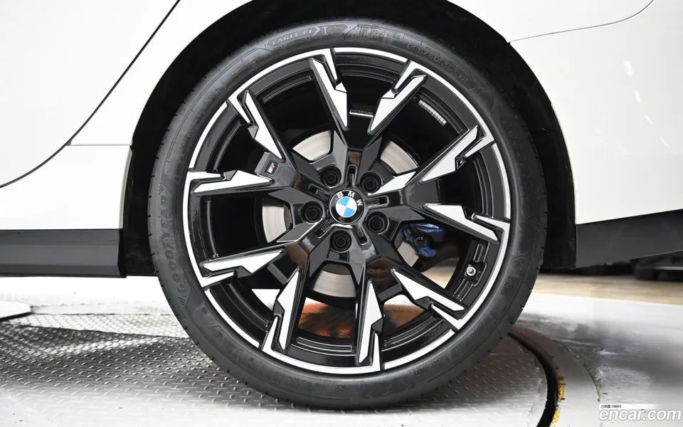 BMW 2 Series Gran Coupe 228 xDrive M 2025 — thumbnail 2