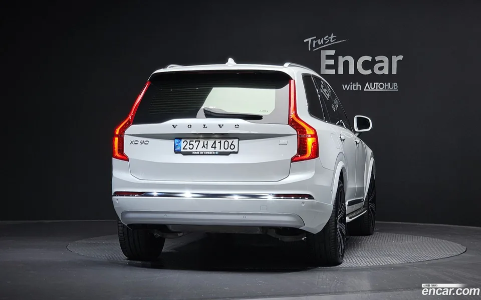 Volvo XC90 T8 2022 — thumbnail 4