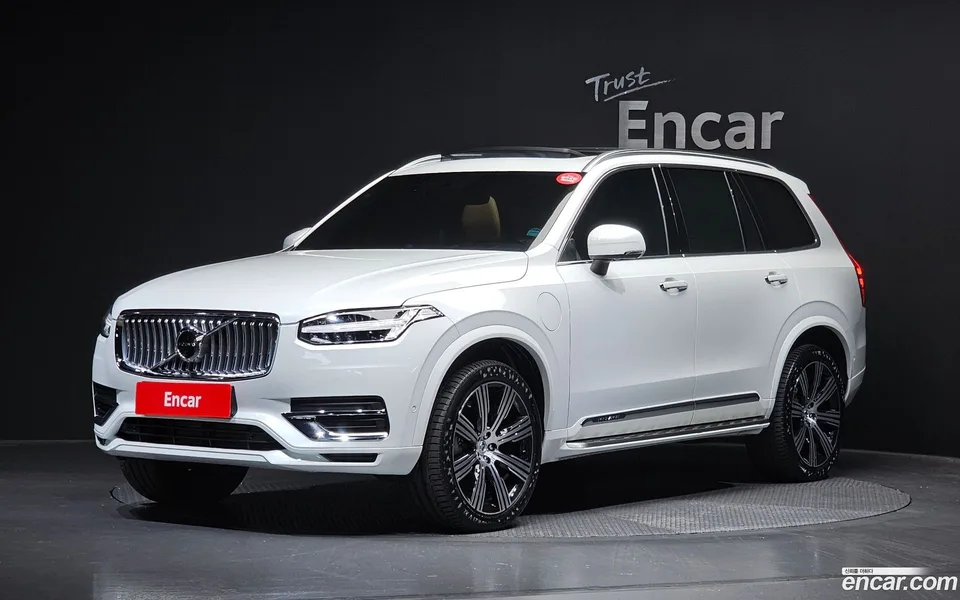 Volvo XC90 T8 2022 — photo 1, buy with delivery to Moscow