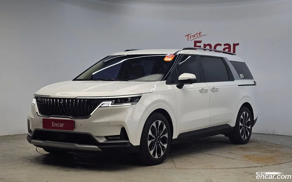 Kia Carnival 9 2022 — photo 1, buy with delivery to Moscow