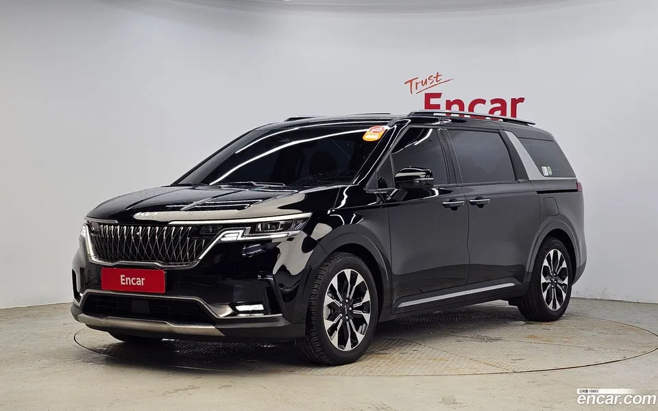 Kia Carnival 9 2022 — photo 1, buy with delivery to Moscow