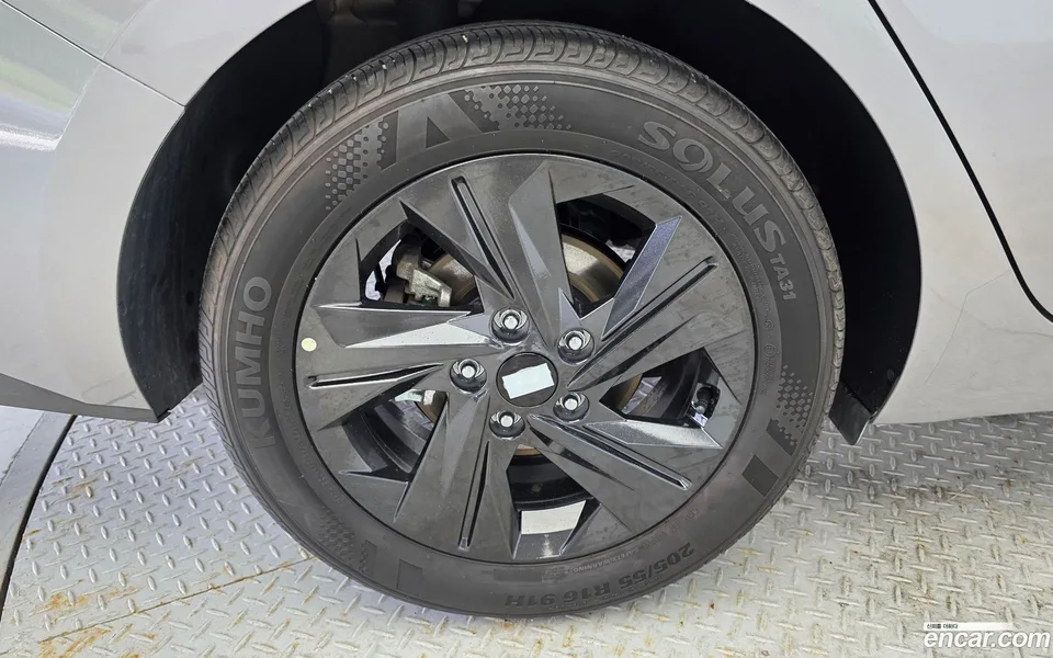 Hyundai Avante Hybrid 2022 — thumbnail 2