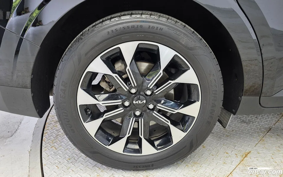 Kia Carnival 9 2023 — thumbnail 5