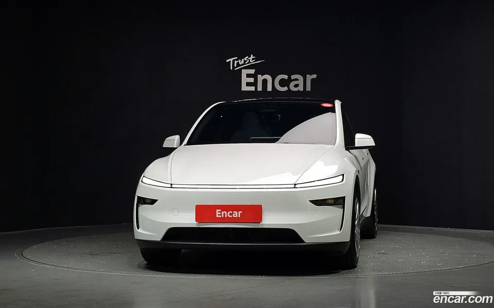 Tesla Model Y RWD 2025 — thumbnail 3