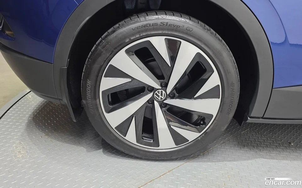 Volkswagen ID.4 2023 — thumbnail 2