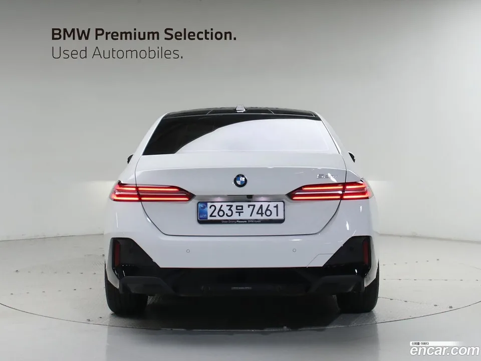 BMW 5 Series 520i M 2025 — thumbnail 3