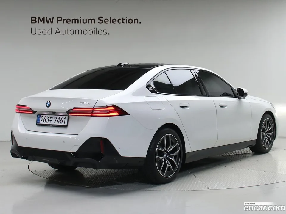 BMW 5 Series 520i M 2025 — thumbnail 4