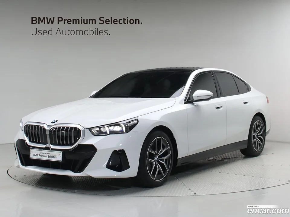BMW 5 Series 520i M 2025 — photo 1, buy with delivery to Moscow