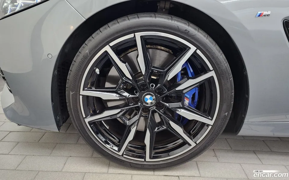 BMW 8 Series M850i xDrive 2024 — thumbnail 5