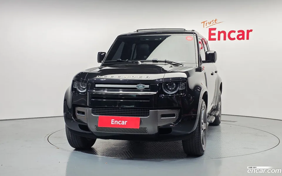 Land Rover Defender 110 P300 X- SE 2024 — thumbnail 3