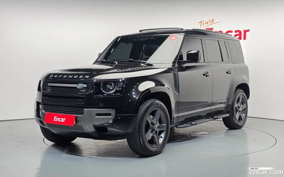 Land Rover Defender 110 P300 X- SE 2024 — photo 1, buy with delivery to Moscow