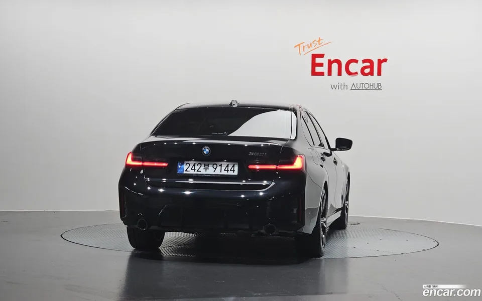 BMW 3 Series 320i M 2024 — thumbnail 4