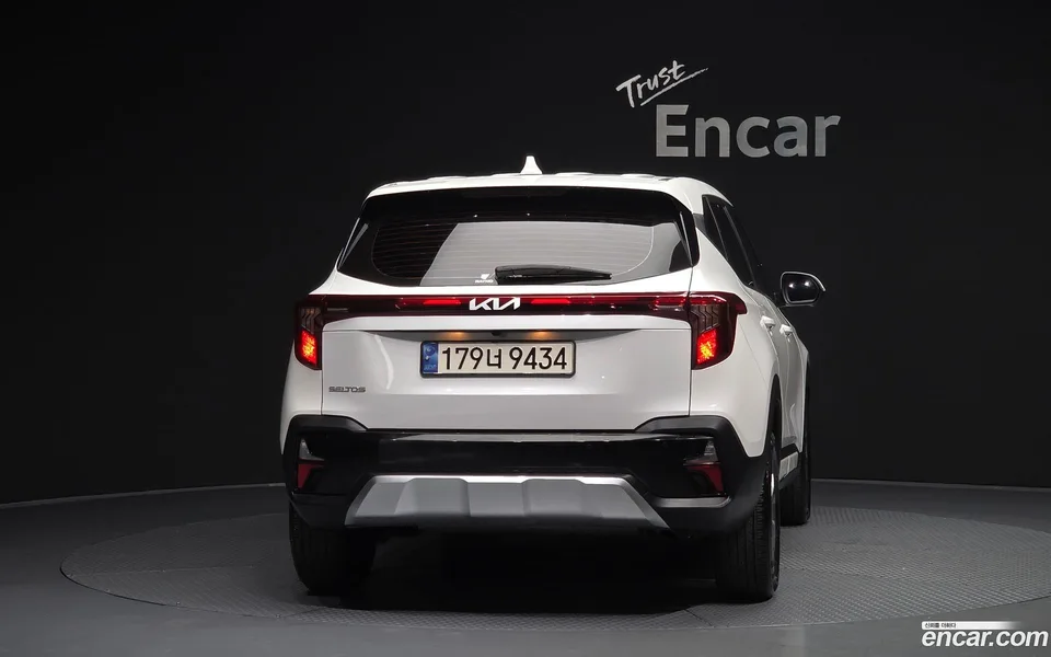Kia Seltos 2.0 2WD 2023 — thumbnail 4