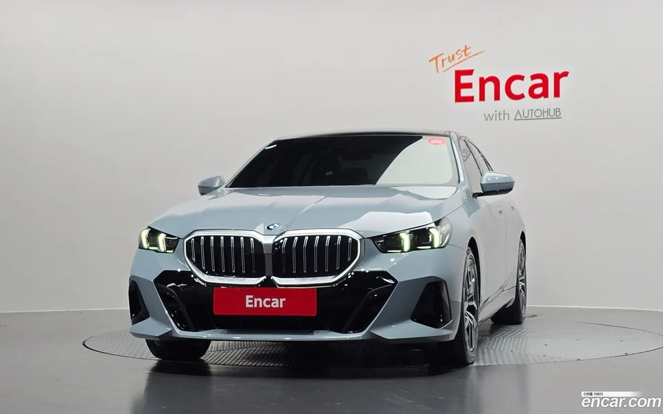 BMW 5 Series 523d xDrive M 2026 — thumbnail 3