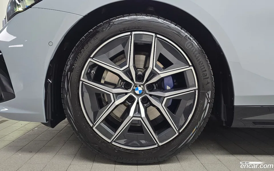 BMW 5 Series 523d xDrive M 2026 — thumbnail 5