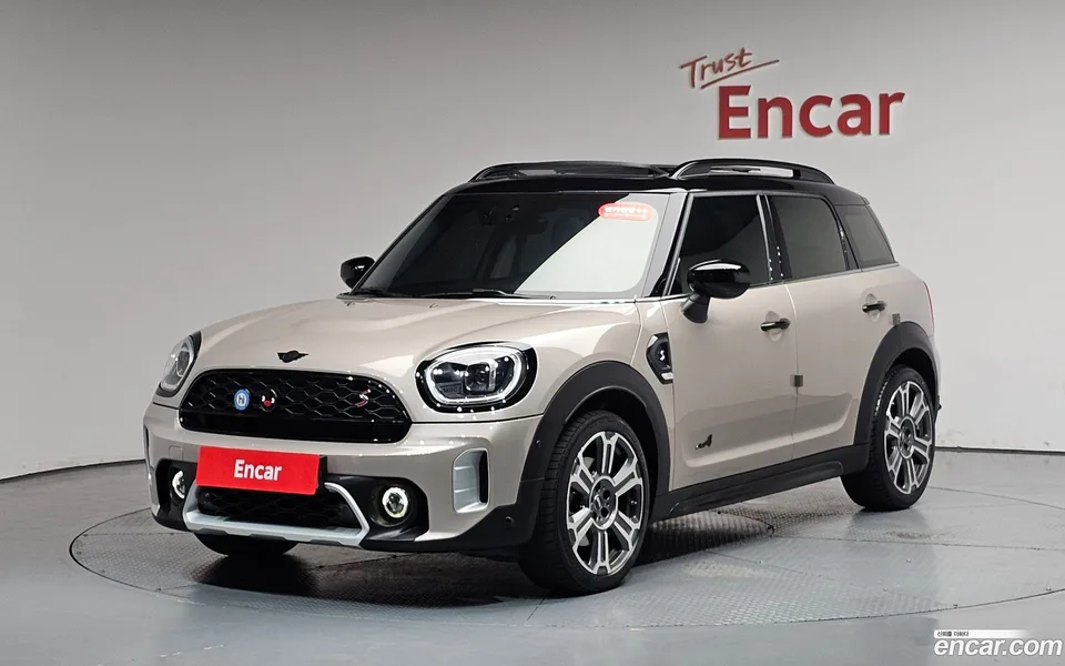 MINI Cooper S Countryman ALL4 2023 — photo 1, buy with delivery to Moscow
