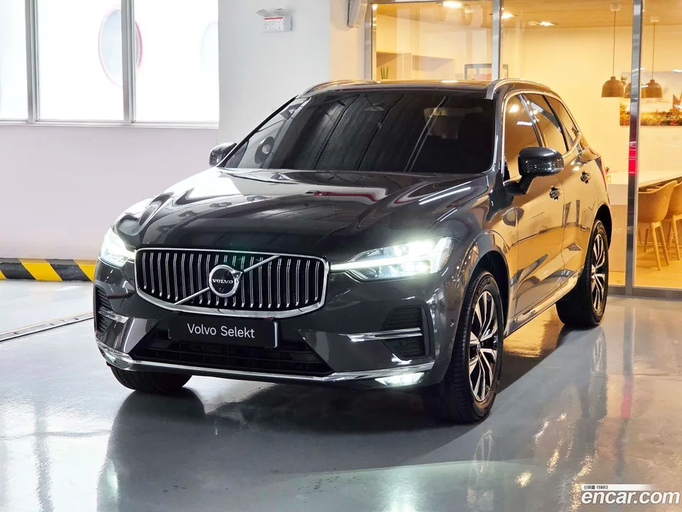 Volvo XC60 B5 2025 — photo 1, buy with delivery to Moscow